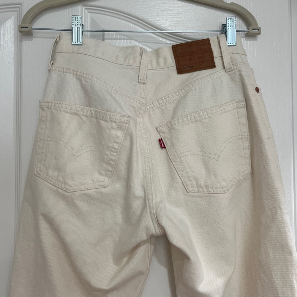 Levi's Cream Relaxed Fit Jeans